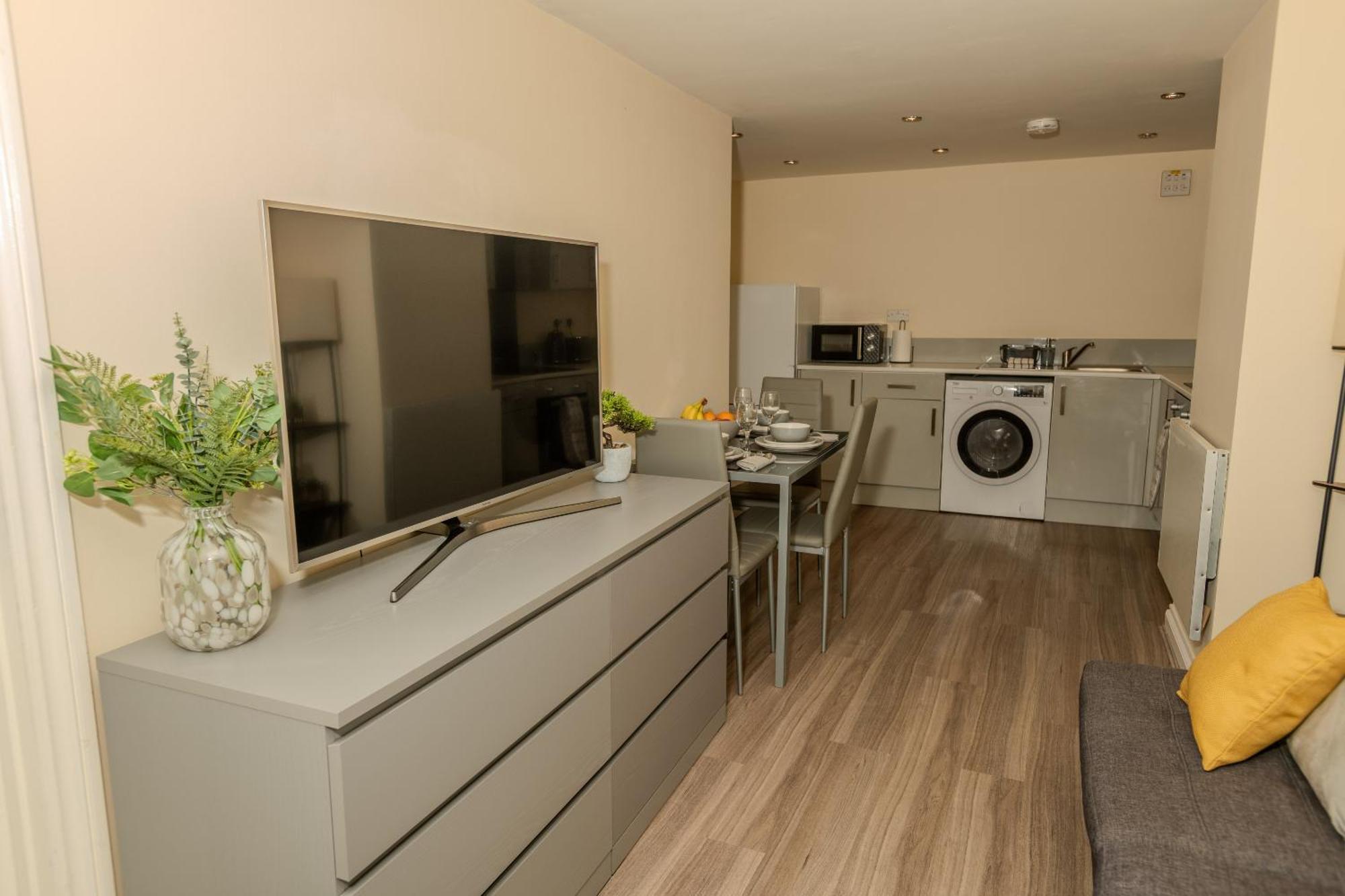 Cosy 1 Bedroom Basement Apartment With Private Patio Area London Exterior foto