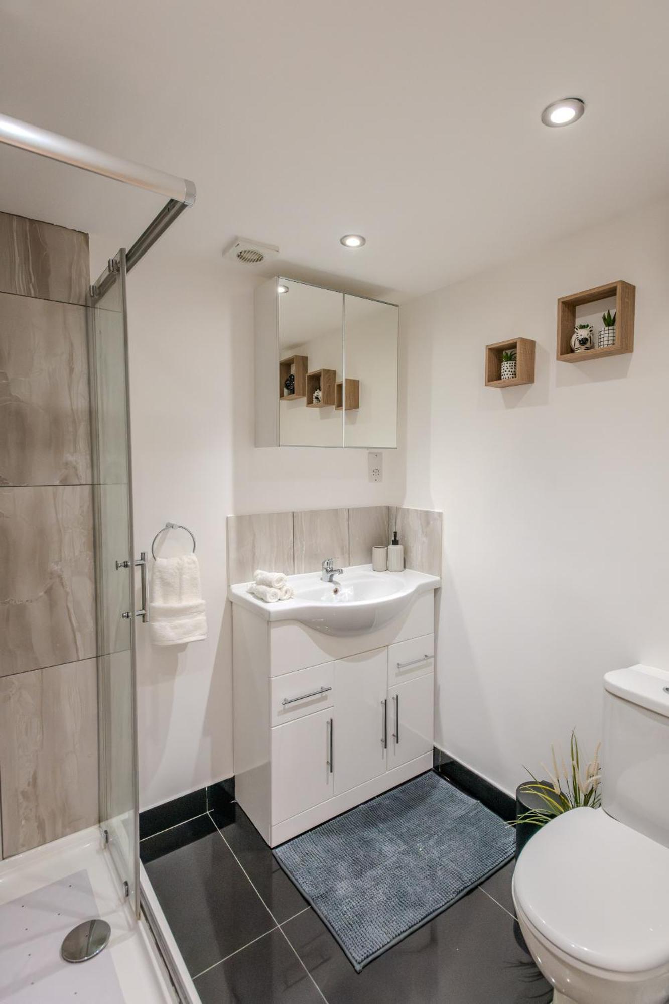 Cosy 1 Bedroom Basement Apartment With Private Patio Area London Exterior foto